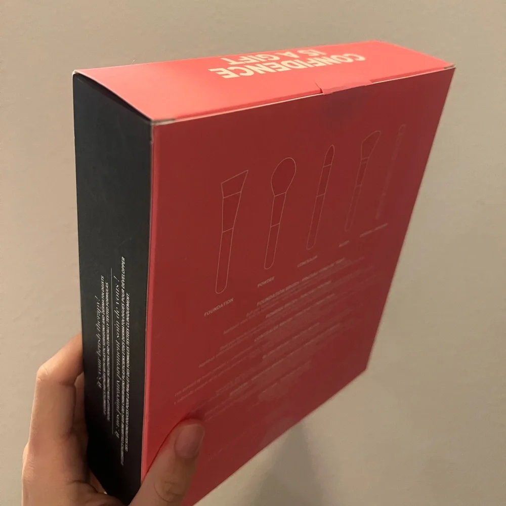 IT Cosmetics Heavenly Luxe skin loving brush‎ set New in Box